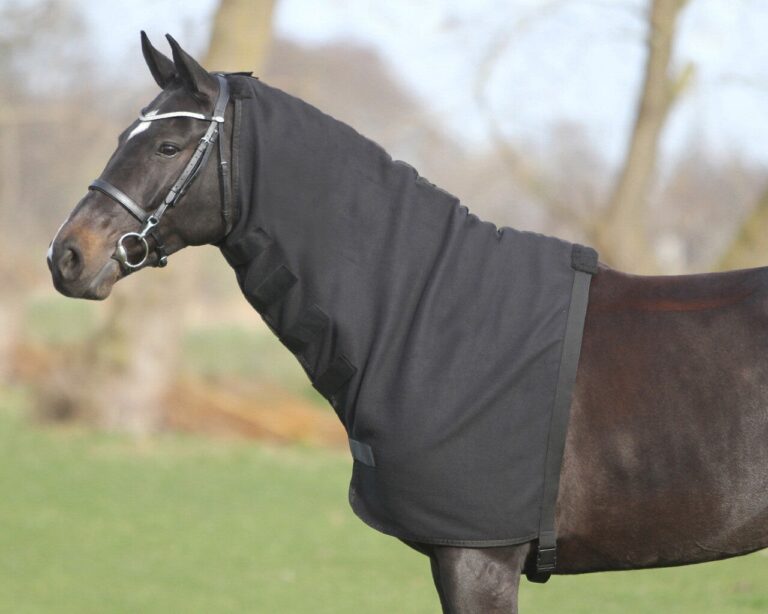 QHP Loose Fleece Neck Part cooler rug